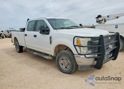 2017 Ford F350 Super Duty z USA, uszkodzony, nr VIN 1FT8W3B69HEB47176